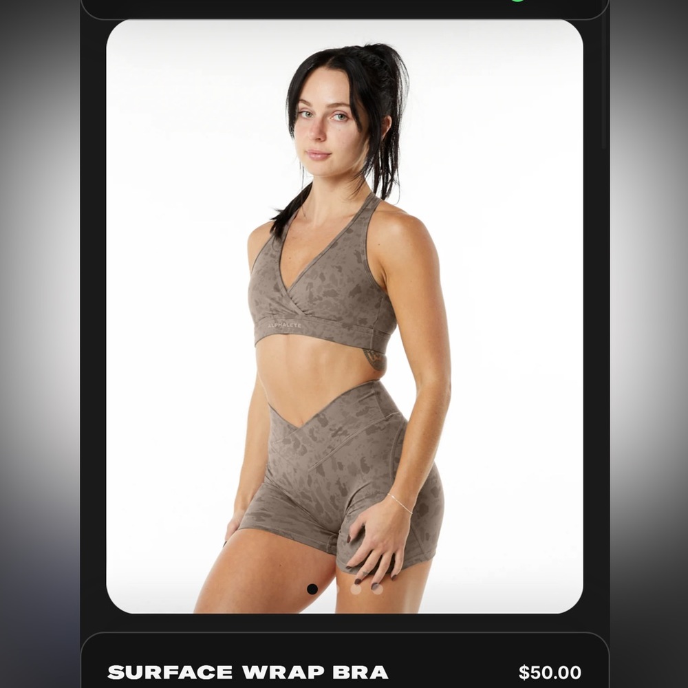 Alphalete Surface Wrap Bra - Pebble Print Mocha